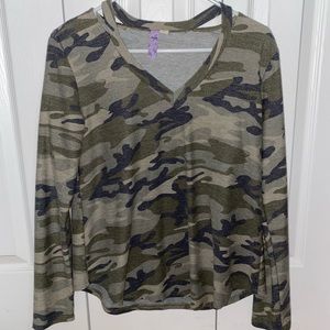 Camo long sleeve with shoulder cutouts